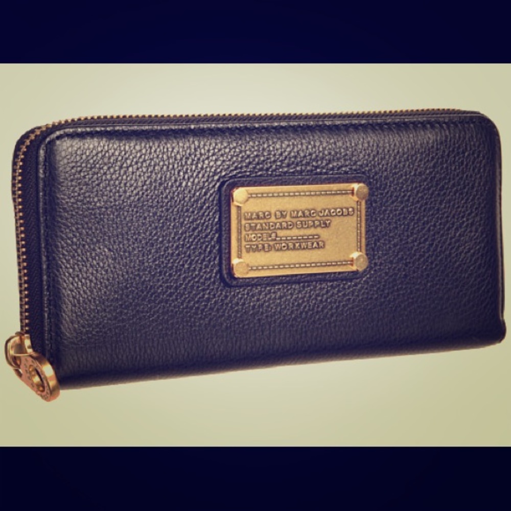 Marc Jacobs Classic Q Zip Wallet